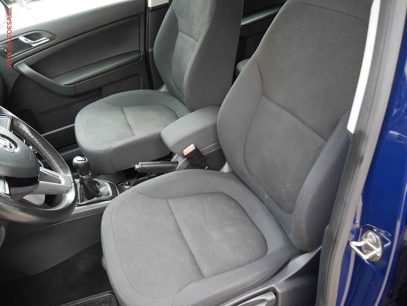 Škoda Yeti (2015) 2.0 TDi, ČR, AC, výhřev sed - fotka 9 z 15