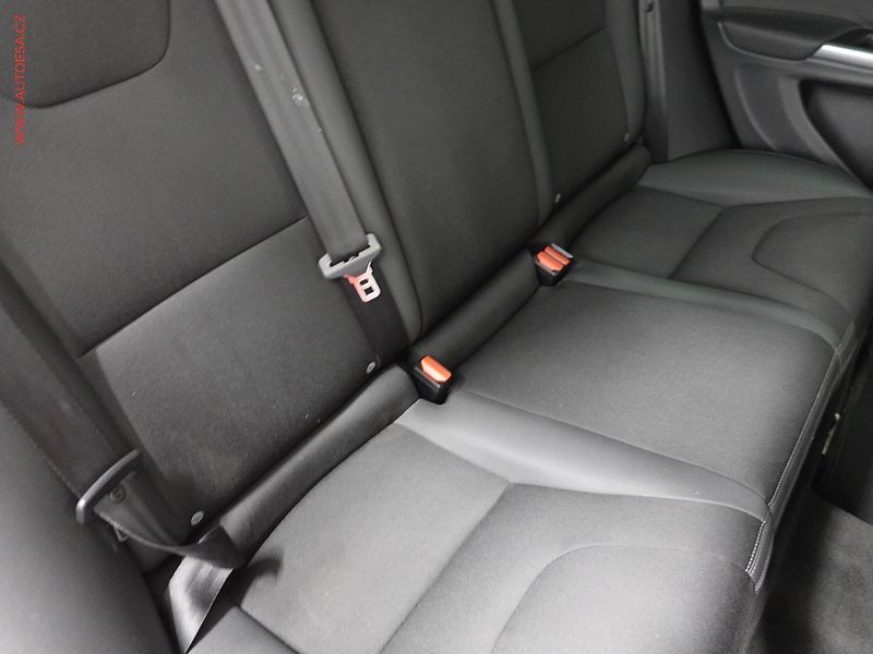 Volvo V60 (2014) 2.0 D, AT, tempo, park.asist - fotka 12 z 19