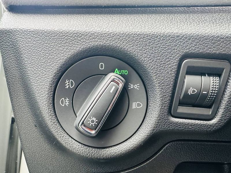 Škoda Scala Top Selection 1,0 TSI 85kW MT6 - fotka 19 z 27