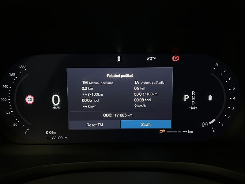 Volvo V60 B4 DARK PLUS AUT - fotka 24 z 45