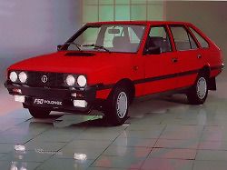FSO Polonez se vyráběl mezi lezy 1978 až 2002