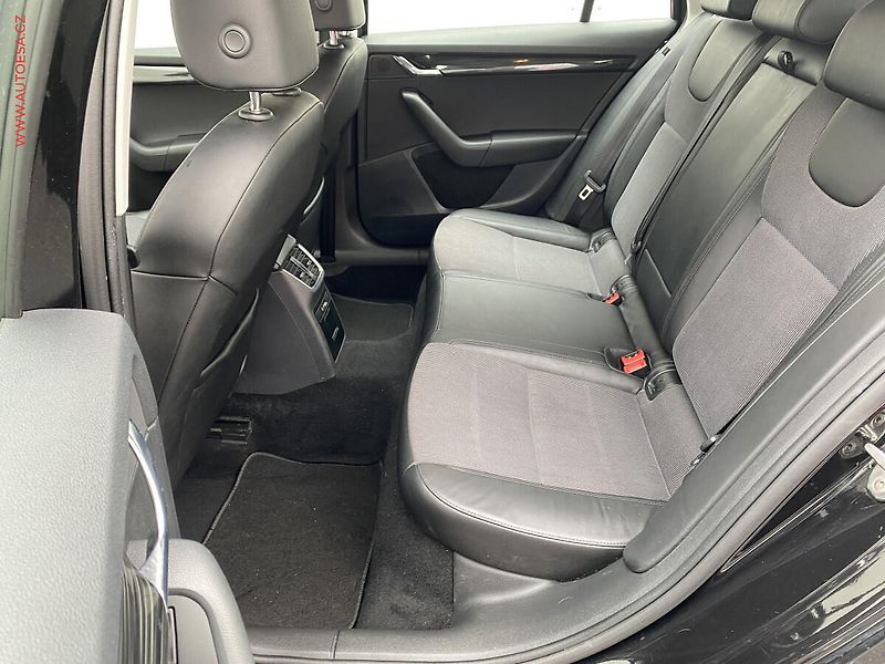 Škoda Octavia (2019) 1.6 TDi, Style, DSG, navi - fotka 11 z 18