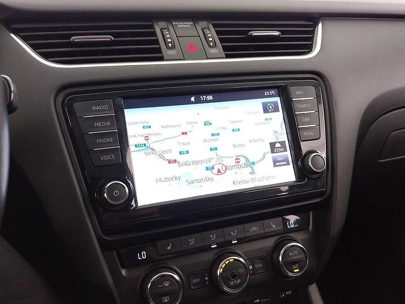 Škoda Octavia (2015) Style 1.6 TDI, Serv.kniha - fotka 13 z 22