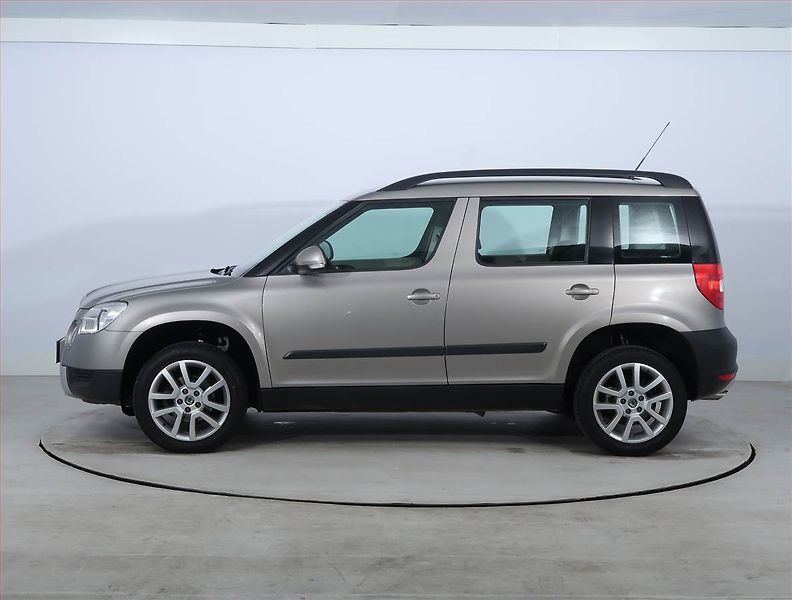 Škoda Yeti (2010) 2.0 TDI, 4X4, ČR,1.maj - fotka 3 z 18