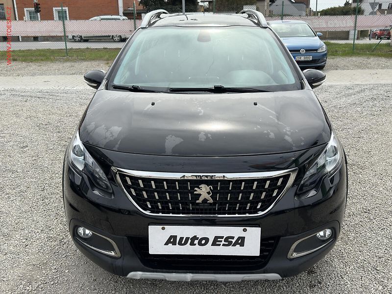 Peugeot 2008 (2019) 1.2PT, Crossway, navi, panor - fotka 2 z 19