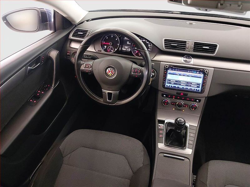 Volkswagen Passat (2012) Comfortline 2.0 TDI - fotka 7 z 16