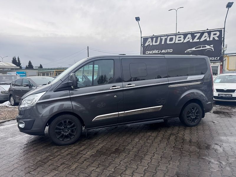 Ford Tourneo Custom (2018) 2,0D 125KW 8 MÍST TITAN 1.MAJ - fotka 2 z 49