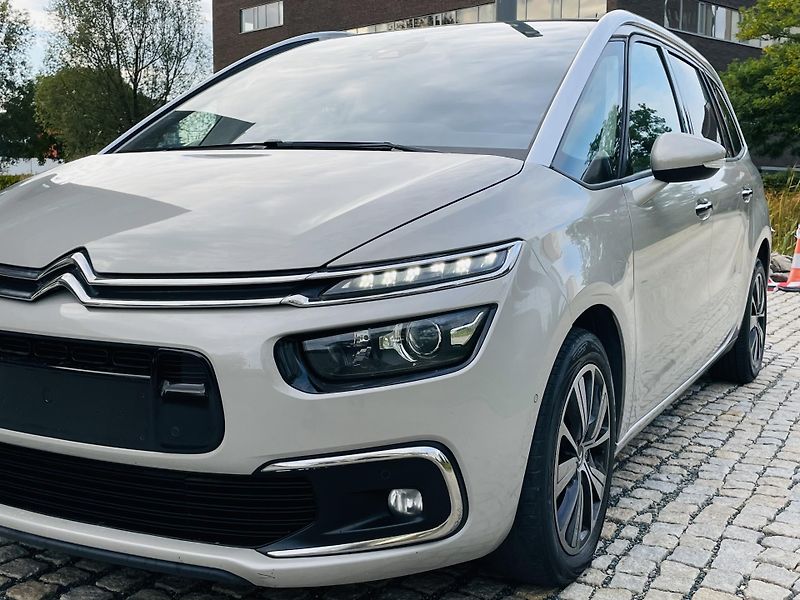 Citroën Grand C4 Picasso 2.0HDi MAN 7MÍST KAMERA TAŽNÉ - fotka 44 z 45