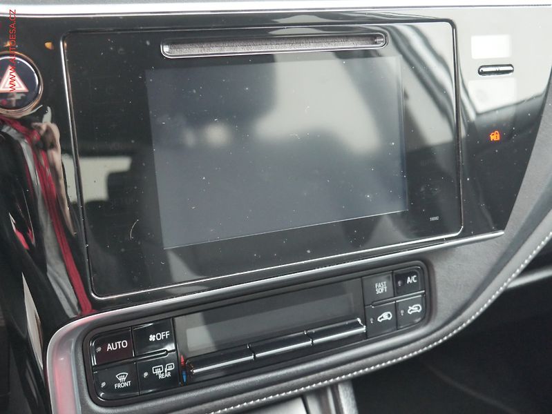 Toyota Auris (2017) 1.6i, ČR, AC, kamera - fotka 11 z 21