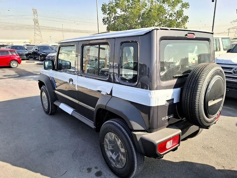 Suzuki Jimny (2026) Nový Suzuki Jimny 2026 - fotka 2 z 14