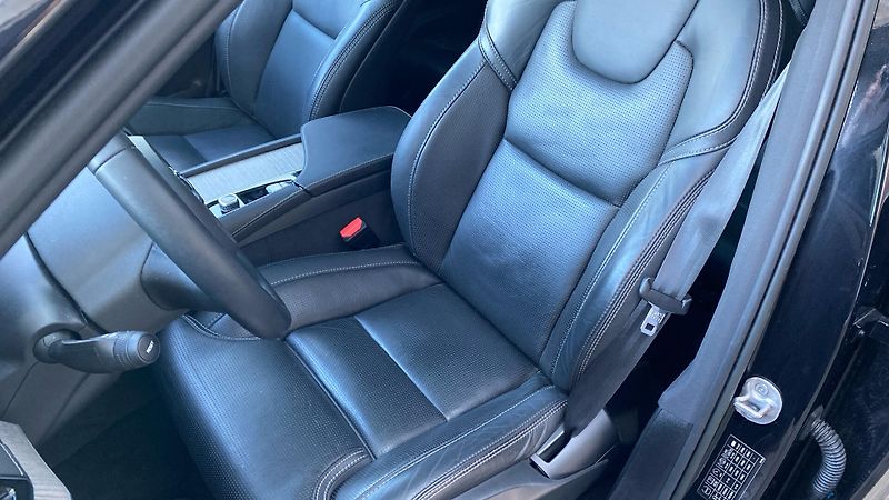 Volvo XC90 PLUS BRIGHT CHROME, B5 AWD, 17 - fotka 6 z 45