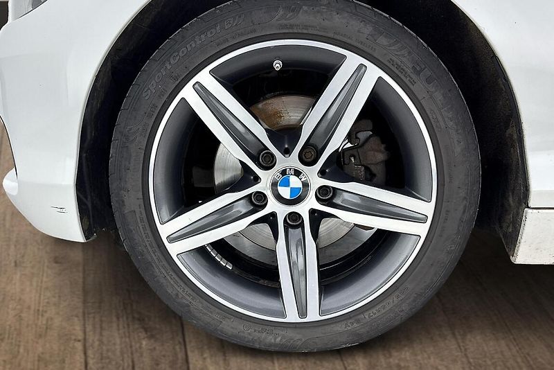 BMW Řada 1 118d xDrive - fotka 5 z 13