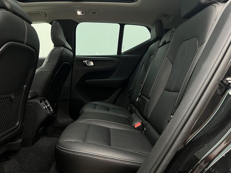 Volvo XC40 T4 INSCRIPTION AUT - fotka 6 z 44
