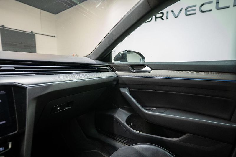 Volkswagen Arteon 2.0 TDI R-Line 140 kW - fotka 23 z 34