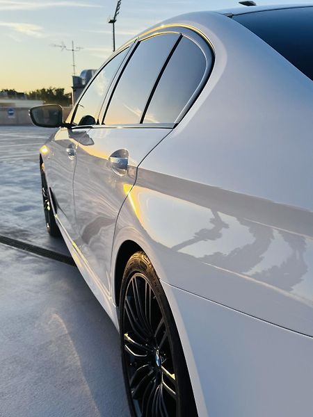 BMW Řada 5 (2018) - fotka 14 z 41