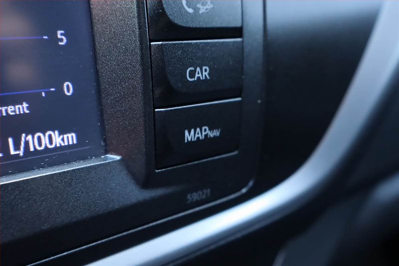 Toyota Auris (2013) 1.6 Valvematic, Automat, Navi - fotka 19 z 24