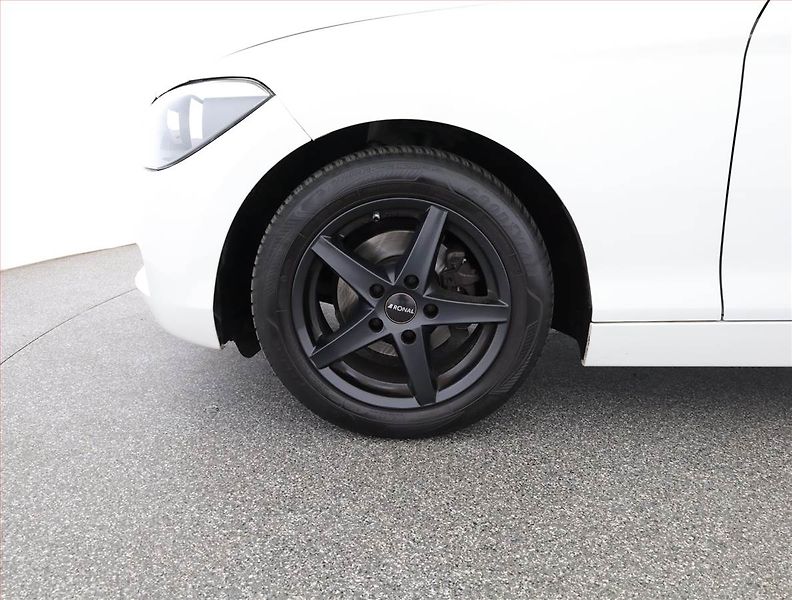 BMW Řada 1 (2014) 116d, Navi, Tempomat - fotka 21 z 21