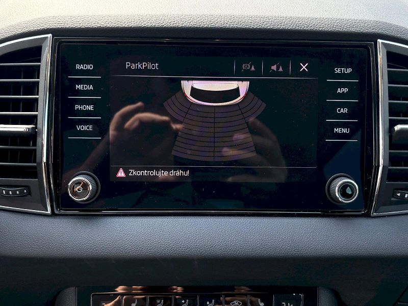 Škoda Karoq (2019) 1.6 TDI / 85kW / AMBITION - fotka 12 z 32