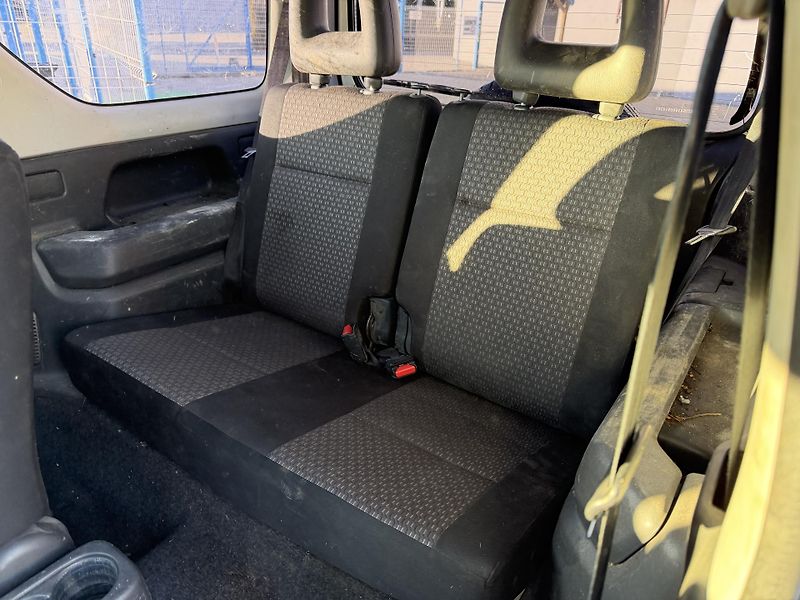 Suzuki Jimny 1,3i/63kW 4x4 - Klima,TZ,... - fotka 28 z 70