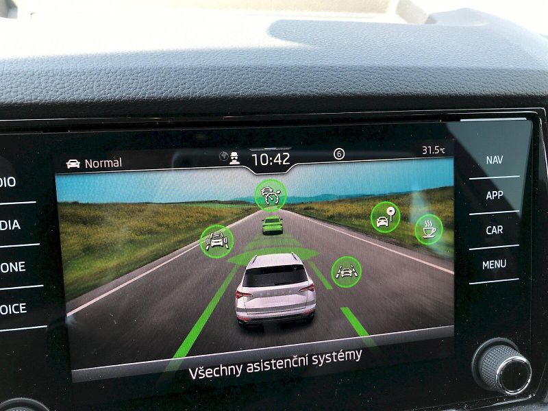 Škoda Karoq (2025) SEL TS 110/1.5 A7F - fotka 26 z 27