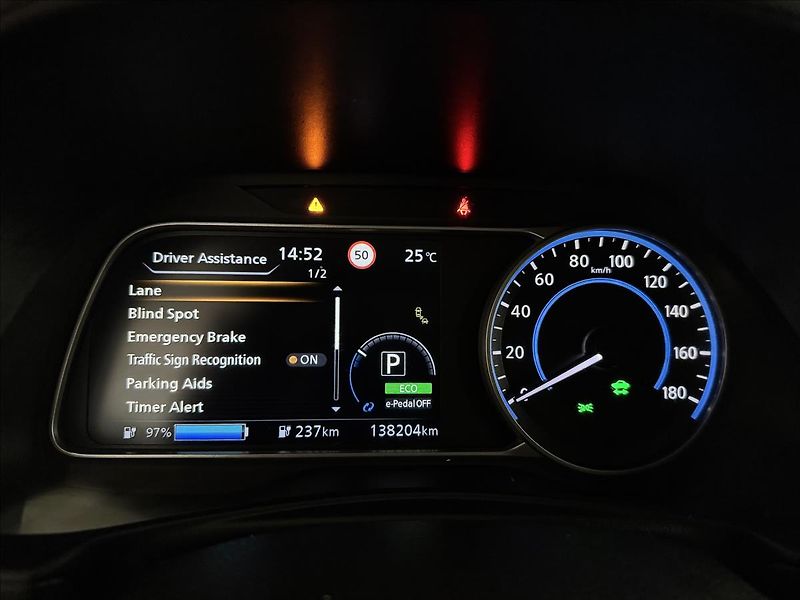 Nissan Leaf Electric drive 110kW Business - fotka 20 z 41