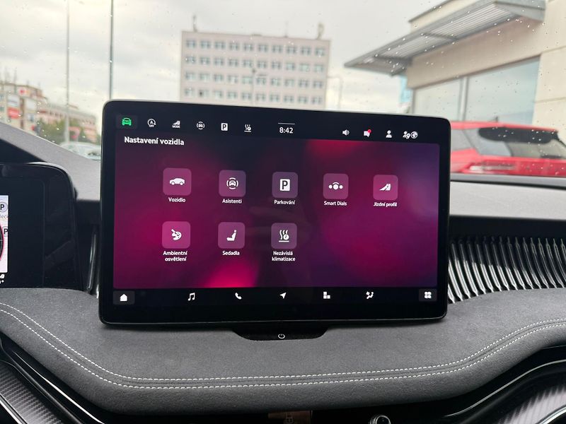 Škoda Superb Sportline 2.0 TDI 110KW DSG Co - fotka 13 z 29