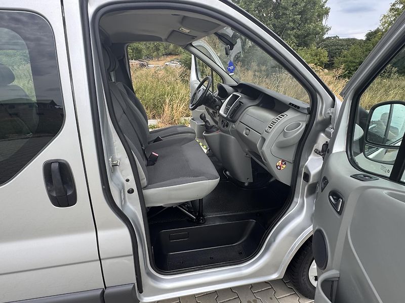 Opel Vivaro 2.0CDTI 84Kw L2 - 9.Mist - fotka 16 z 17