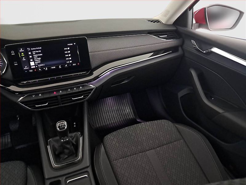 Škoda Octavia (2023) Style 1.5 TSI, ČR,1.maj - fotka 8 z 23