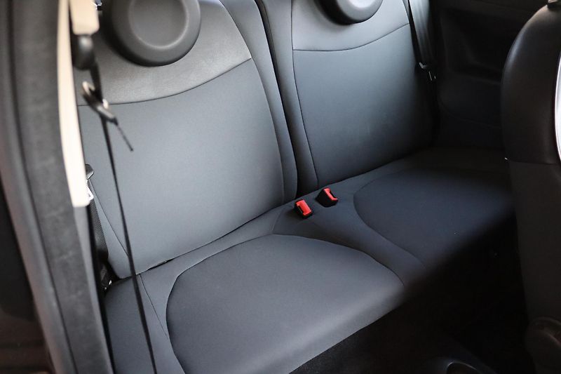 Fiat 500C CABRIO KRÁSNÉ SVEZENÍ - fotka 40 z 48