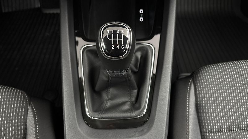 Škoda Octavia 2.0 TDI Ambition - fotka 21 z 24