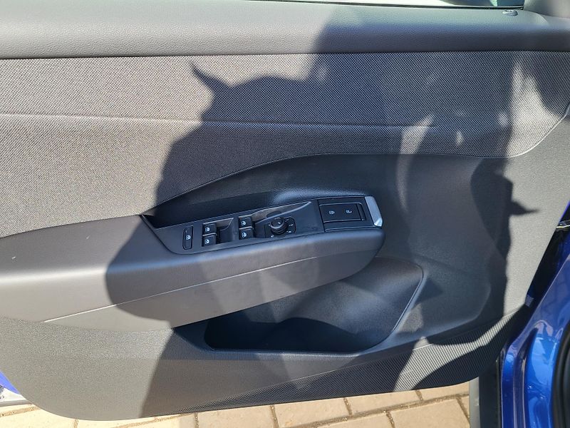 Volkswagen T-Roc (2026) Life 1,5 eTSI 85kW 7DSG - fotka 8 z 23
