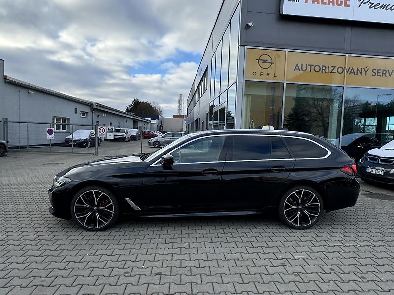 BMW Řada 5 (2022) 540d xDrive Touring - fotka 5 z 22