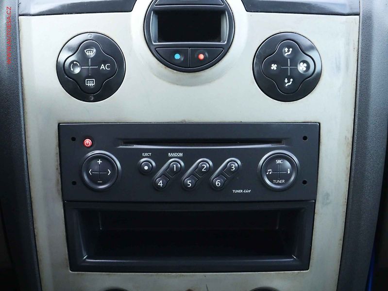 Renault Mégane (2003) 1.9 dCi, 1.maj, AC, TZ, park - fotka 12 z 15