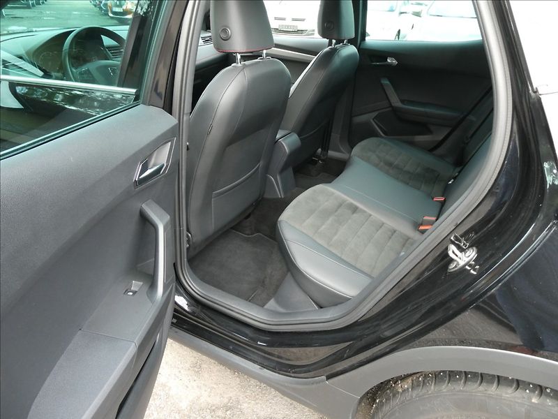 Seat Arona 1,0 TSi 81kW DSG FR,navig.,led - fotka 17 z 48