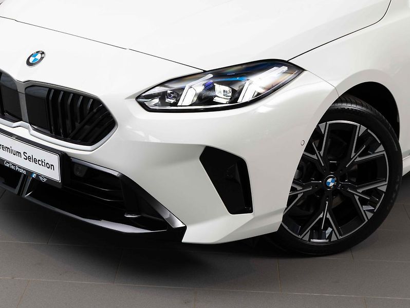 BMW Řada 1 118d - fotka 7 z 21