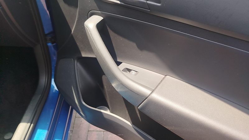 Škoda Rapid (2014) 1.2 TSi  top stav  - fotka 21 z 27