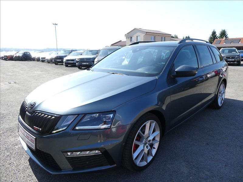 Škoda Octavia 2,0 TDi 135kW RS DSG, serviska - fotka 3 z 49
