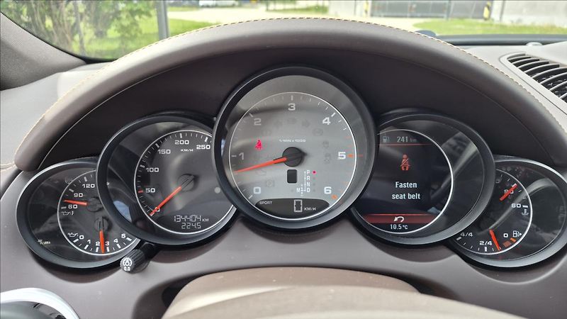Porsche Cayenne 4,2 TDi V8 S 281 KW 4x4 ČR - fotka 17 z 30