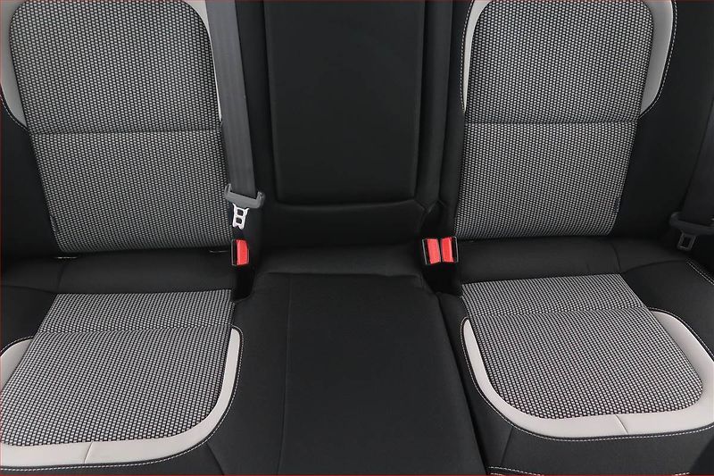 Kia Ceed (2014) 1.6 GDI, Automat, Serv.kniha - fotka 10 z 19