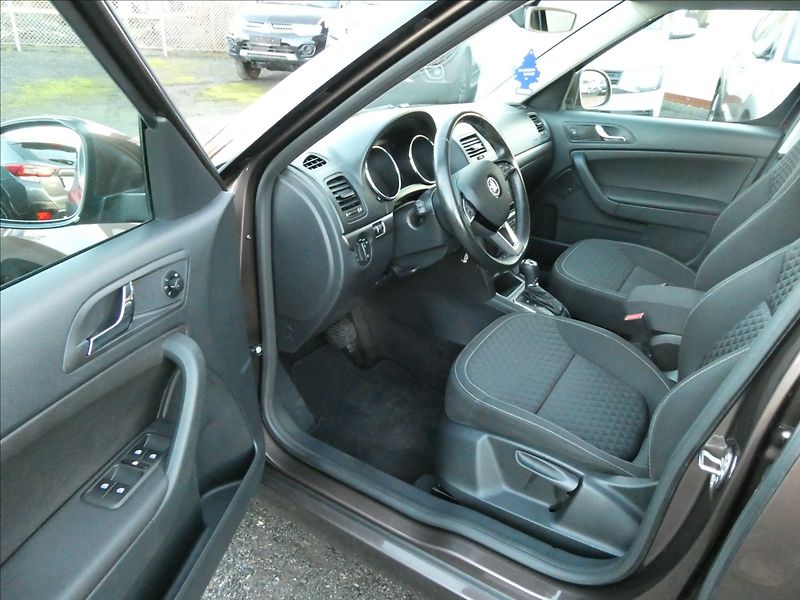 Škoda Yeti 1,2 TSi 81kW DSG Drive, xenony - fotka 15 z 41