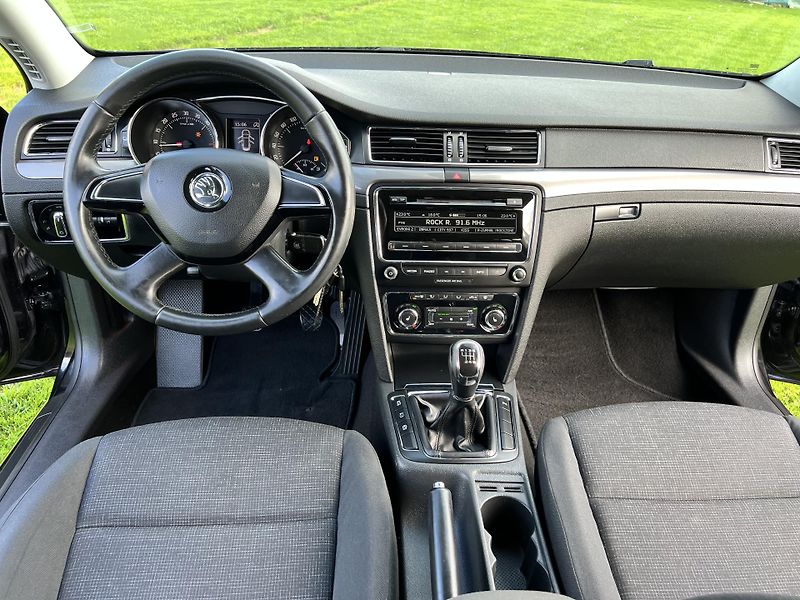 Škoda Superb 2.0TDI 103KW,DIGIKLIMA,TZ,ALU - fotka 33 z 48