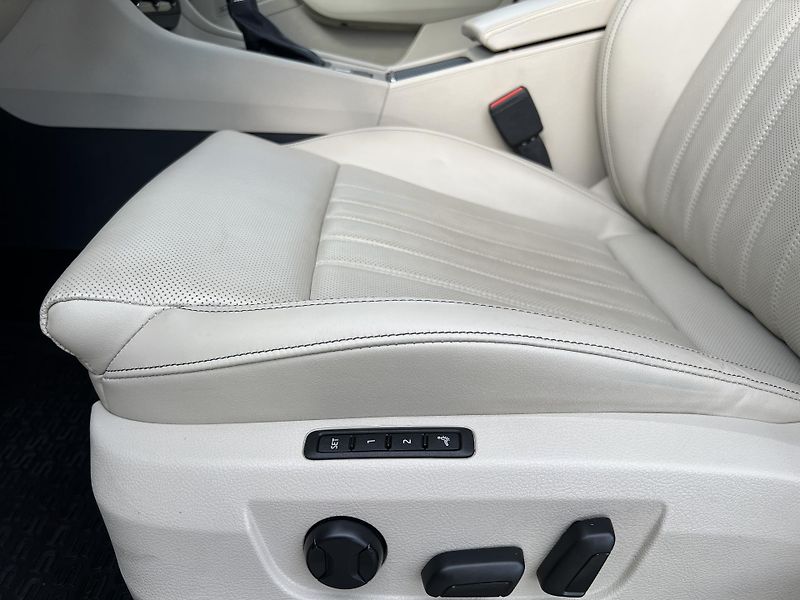 Škoda Superb 2.0TDi 110kw L&K ČR 1.MAJ DPH - fotka 11 z 50