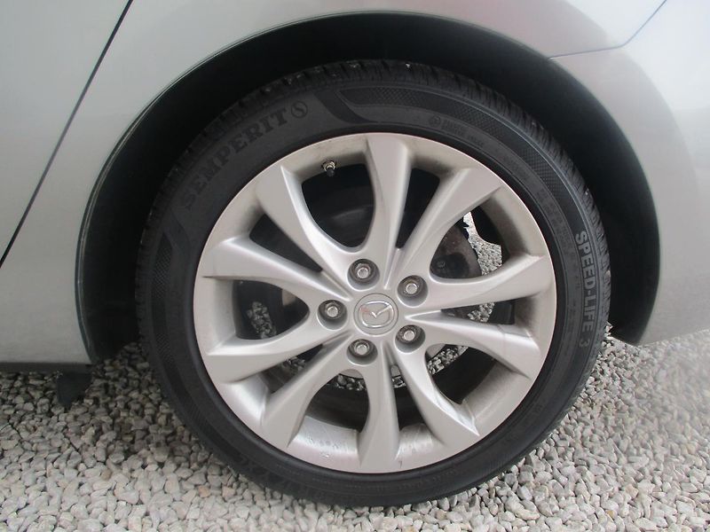 Mazda 3 1.6i KLIMA TAŽNÉ +SADA KOL - fotka 30 z 32