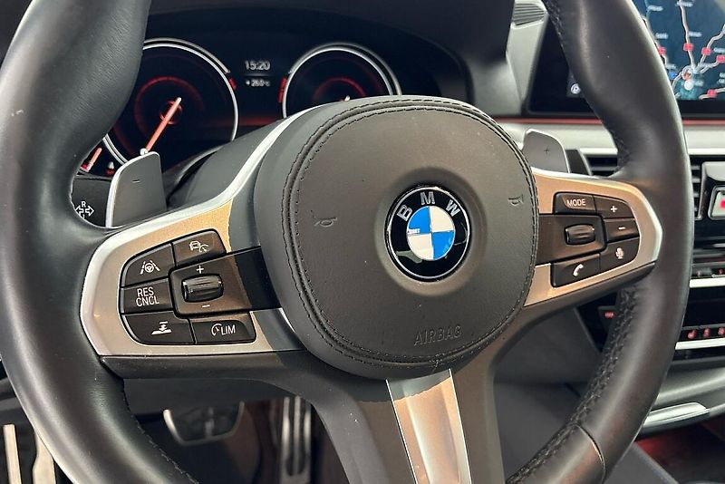 BMW Řada 5 540i xDrive - fotka 22 z 26