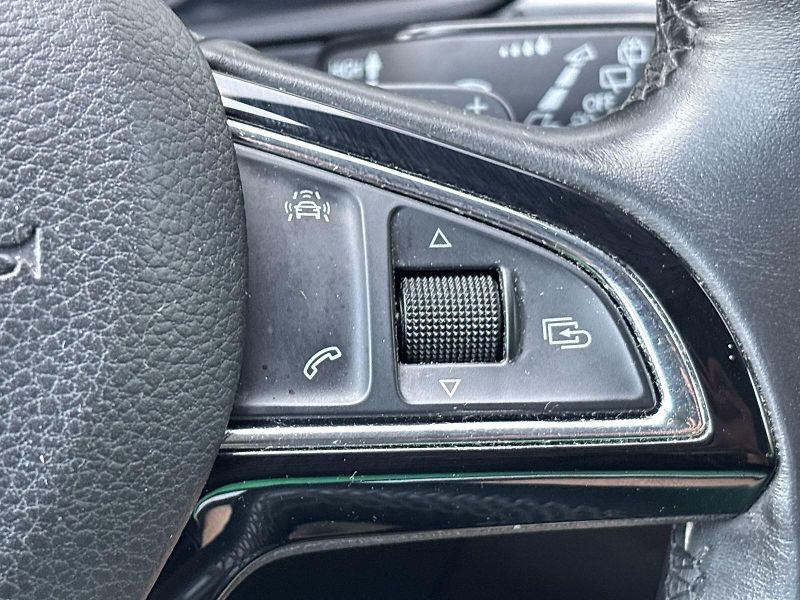 Škoda Superb (2016) Combi 2.0 TDI DSG Style + - fotka 21 z 37