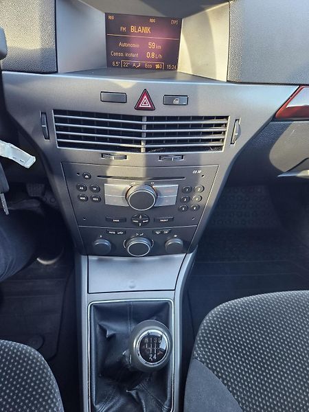 Opel Astra (2004) 1.6 16v PĚKNÝ STAV,  SPLÁTKY  - fotka 16 z 23