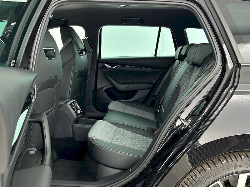 Škoda Octavia (2025) Combi DSG 1.5TSI 110kW SportLi - fotka 9 z 33