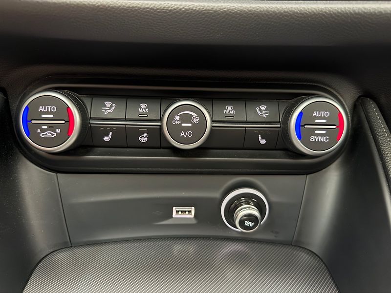 Alfa Romeo Stelvio (2021) 2.2 210 HP Veloce 8AT Q4 - fotka 16 z 30