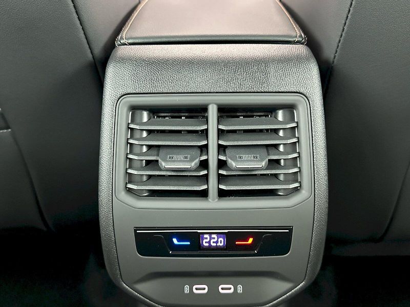 Cupra Formentor (2026) 2.0 TSI 150kW 4x4 DSG - fotka 30 z 34