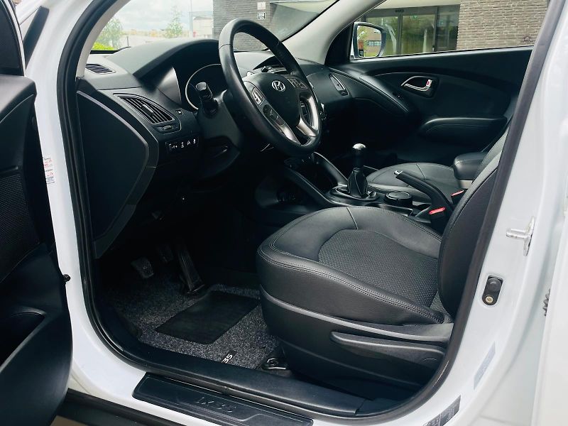 Hyundai ix35 2.0i 4x4 1MAJIITEL KAMER TAŽNÉ - fotka 31 z 46